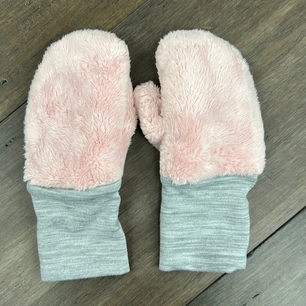 The north face girls faux fur mittens